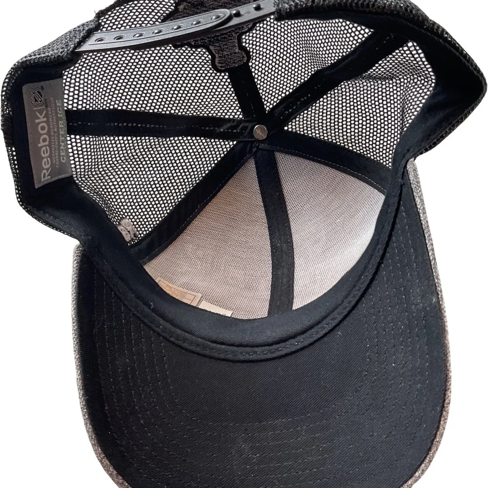 Chicago Blackhawks Stanley Cup Champions Trucker Hat Reebok NHL Black‎ Gray